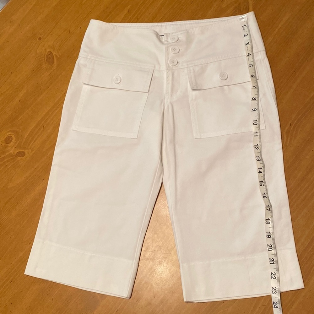 Billy Blues Women’s Size 2 White Button Fly Flat Front Bermuda Shorts